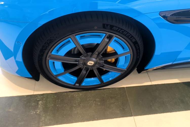 Used Xiaomi Auto SU7 2026 Model Pro Left Front Wheel Hub