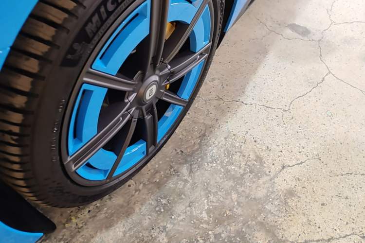 Used Xiaomi Auto SU7 2026 Model Pro Left Front Wheel Hub