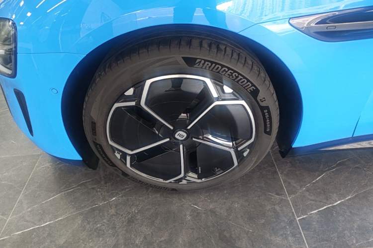 Used Xiaomi Auto SU7 2026 Model Standard Edition Left Front Wheel Hub