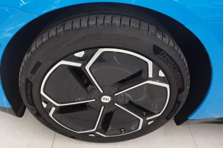 Used Xiaomi Auto SU7 2026 Model Standard Edition Left Front Wheel Hub