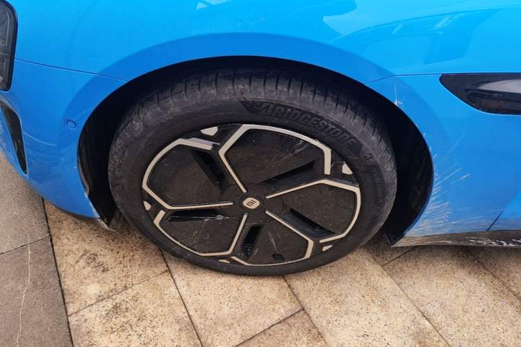 Used Xiaomi Auto SU7 2026 Model Standard Edition Left Front Wheel Hub