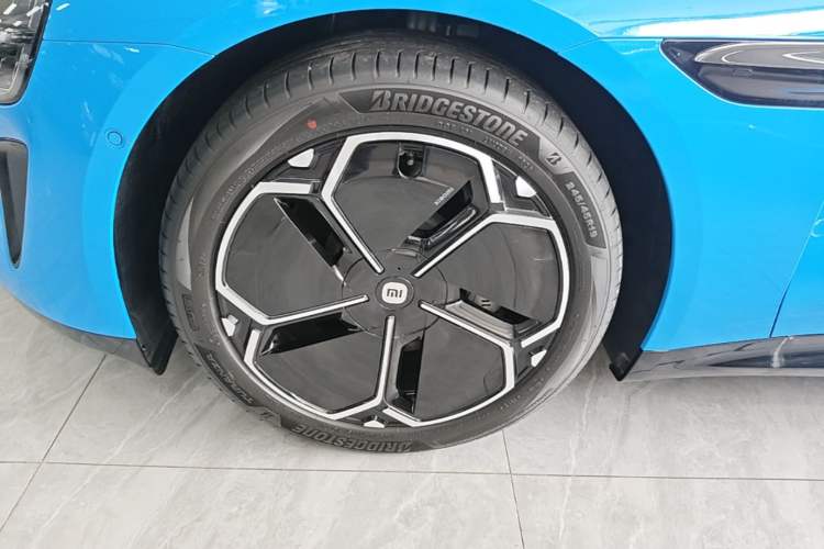 Used Xiaomi Auto SU7 2026 Model Standard Edition Left Front Wheel Hub