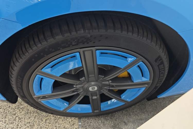 Used Xiaomi Auto SU7 2026 Model Pro Left Front Wheel Hub
