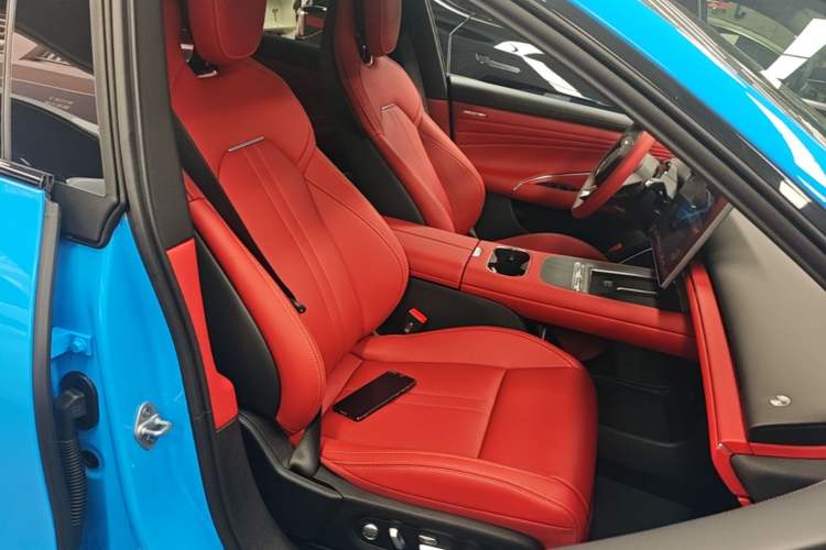 Used Xiaomi Auto SU7 2026 Model Standard Edition Right Front Seat