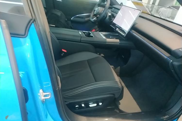 Used Xiaomi Auto SU7 2026 Model Standard Edition Right Front Seat
