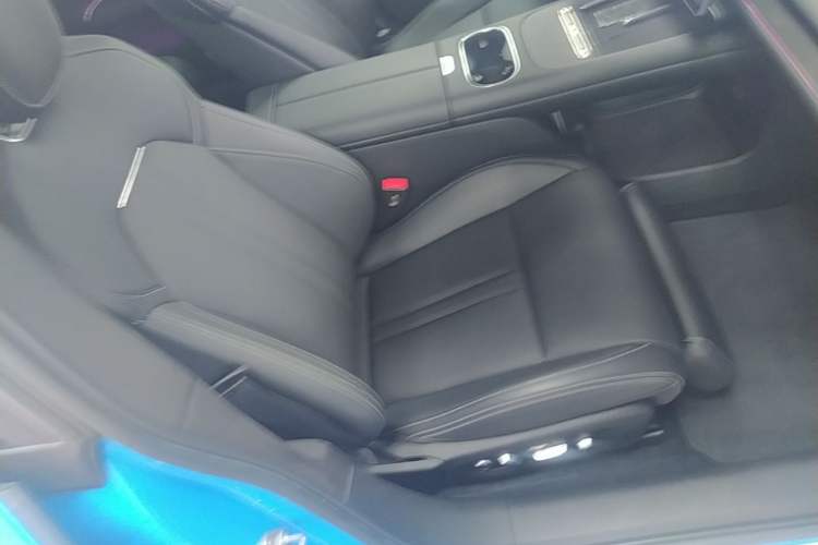 Used Xiaomi Auto SU7 2026 Model Standard Edition Right Front Seat