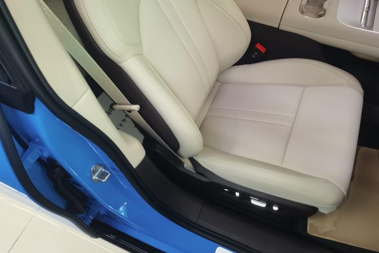 Used Xiaomi Auto SU7 2026 Model Standard Edition Right Front Seat