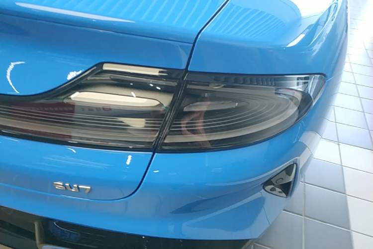 Used Xiaomi Auto SU7 2026 Model Pro Right Rear Taillight