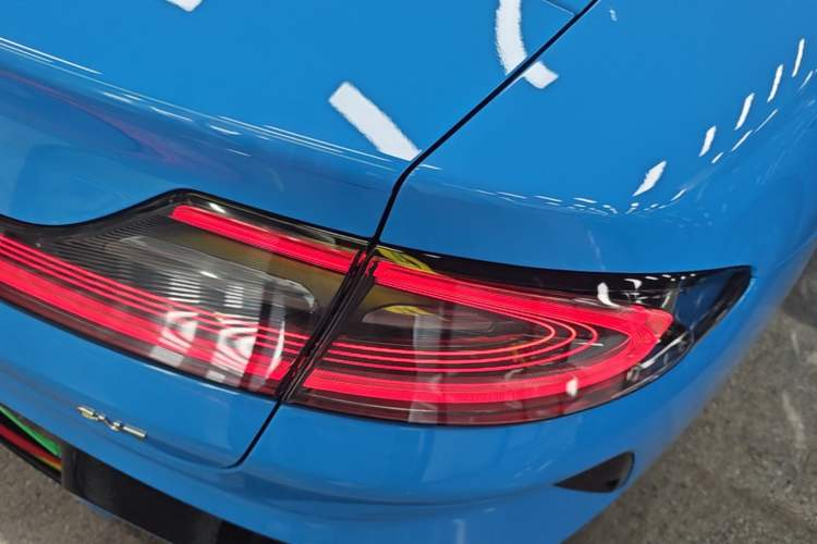 Used Xiaomi Auto SU7 2026 Model Pro Right Rear Taillight