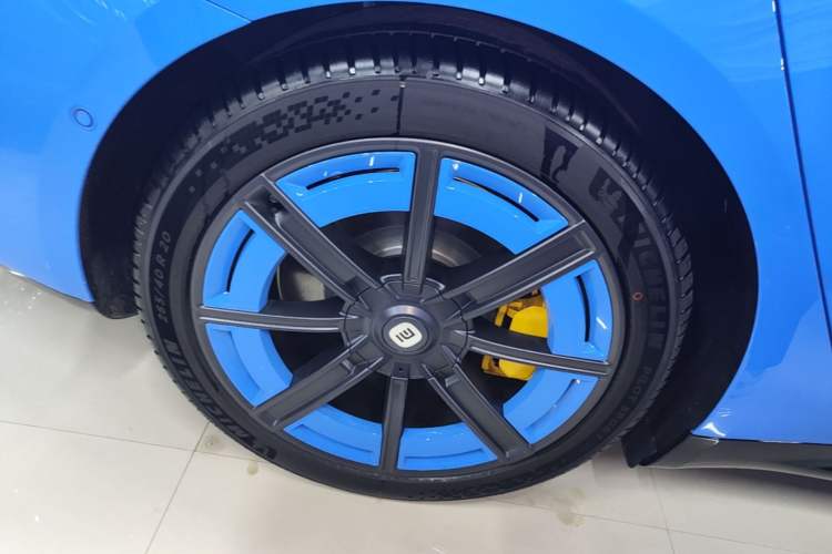 Used Xiaomi Auto SU7 2026 Model Pro Right Rear Wheel Hub