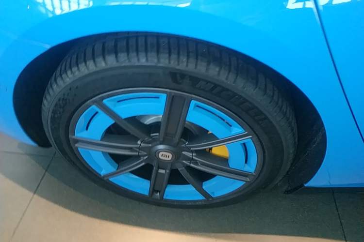 Used Xiaomi Auto SU7 2026 Model Standard Edition Right Rear Wheel Hub