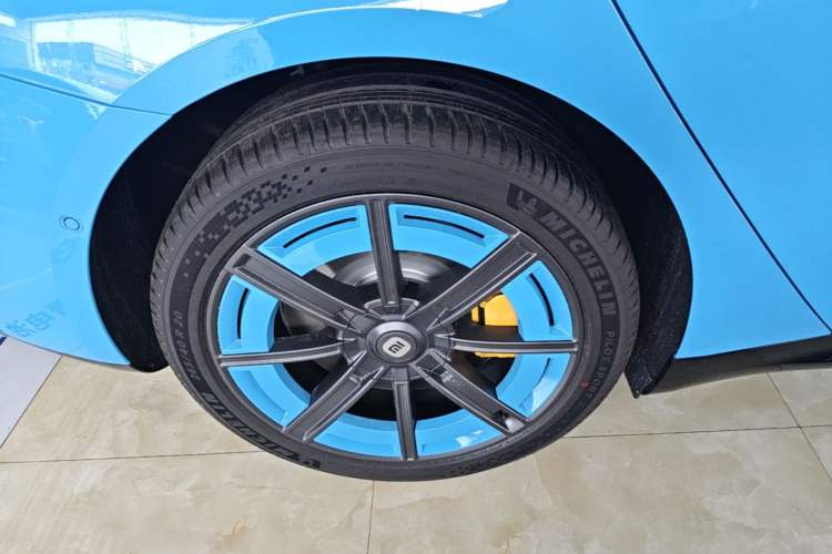 Used Xiaomi Auto SU7 2026 Model Pro Right Rear Wheel Hub