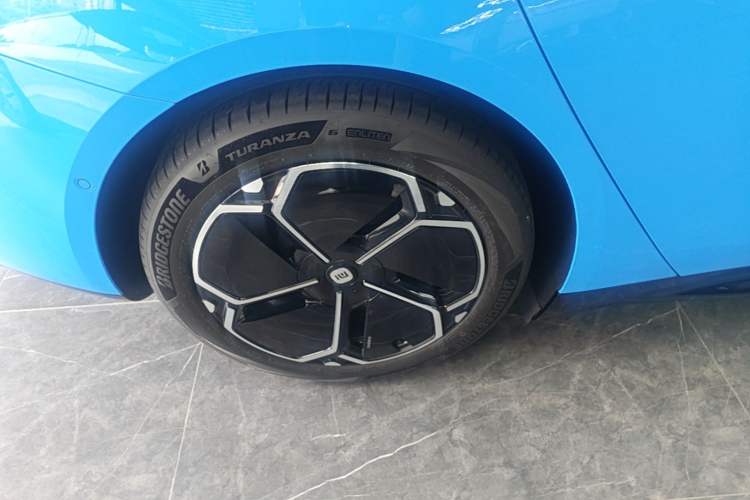 Used Xiaomi Auto SU7 2026 Model Standard Edition Right Rear Wheel Hub