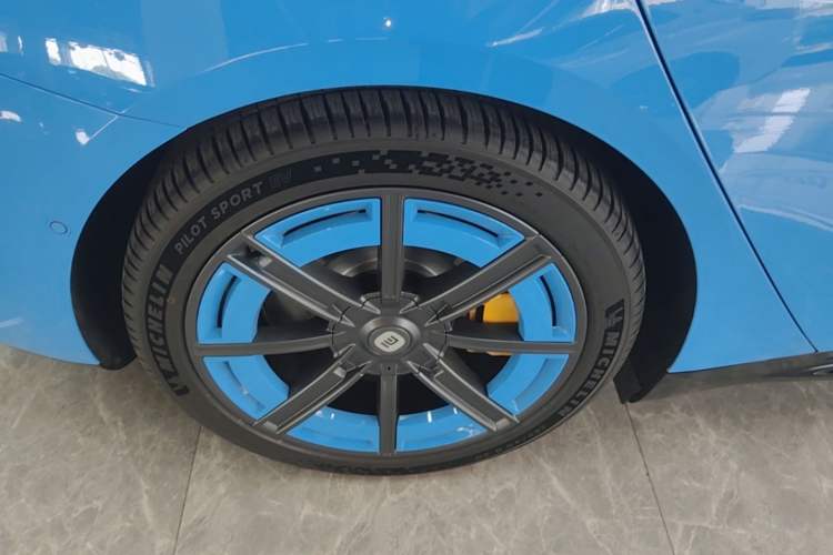 Used Xiaomi Auto SU7 2026 Model Pro Right Rear Wheel Hub
