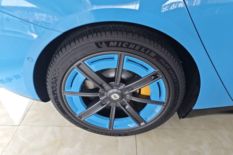 Used Xiaomi Auto SU7 2026 Model Pro Right Rear Wheel Hub