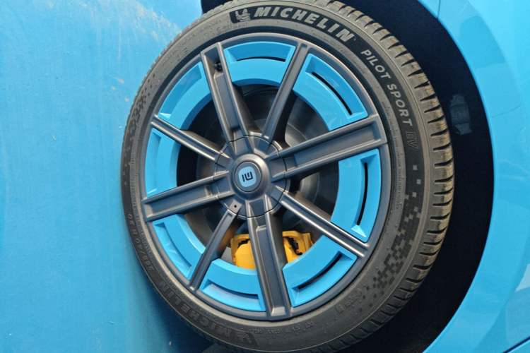 Used Xiaomi Auto SU7 2026 Model Pro Right Rear Wheel Hub