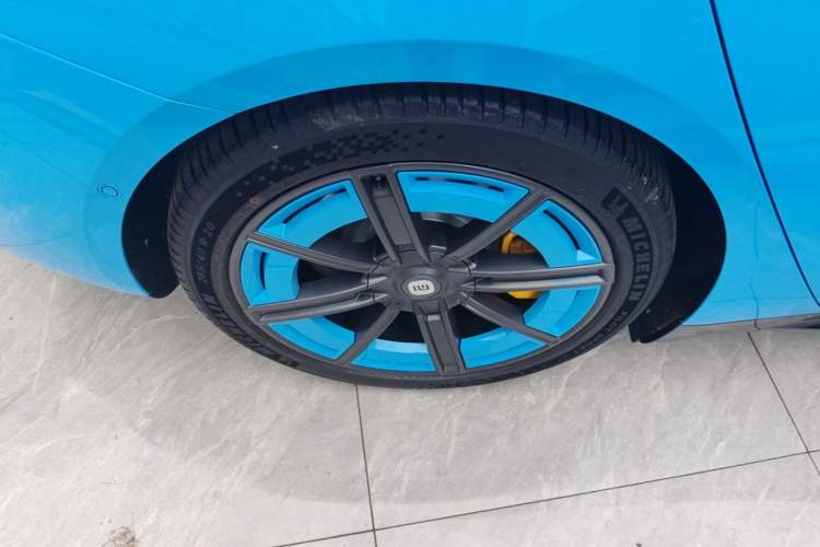 Used Xiaomi Auto SU7 2026 Model Pro Right Rear Wheel Hub