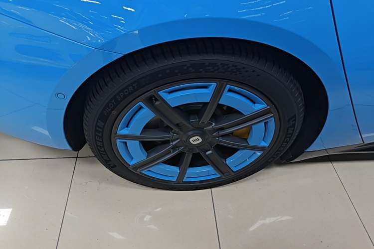 Used Xiaomi Auto SU7 2026 Model Pro Right Rear Wheel Hub