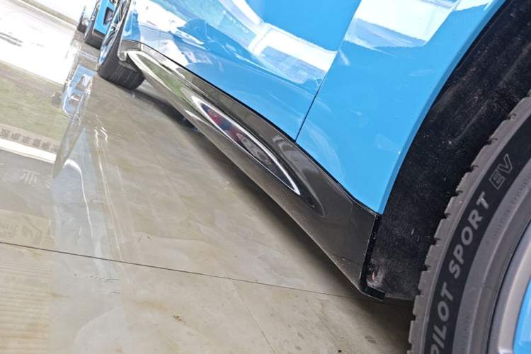 Used Xiaomi Auto SU7 2026 Model Pro Right Side Sill