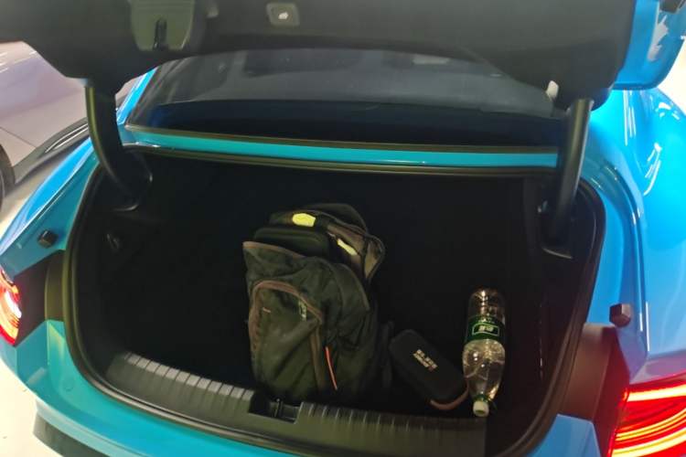 Used Xiaomi Auto SU7 2026 Model Standard Edition Trunk