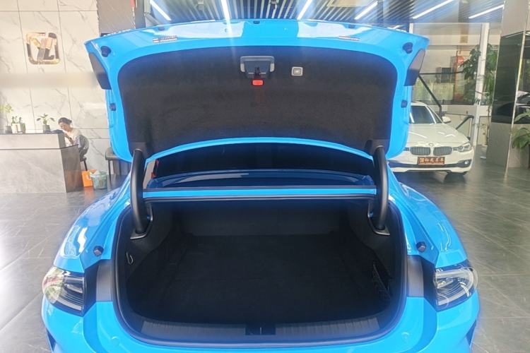 Used Xiaomi Auto SU7 2026 Model Standard Edition Trunk