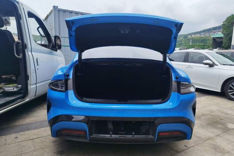 Used Xiaomi Auto SU7 2026 Model Standard Edition Trunk