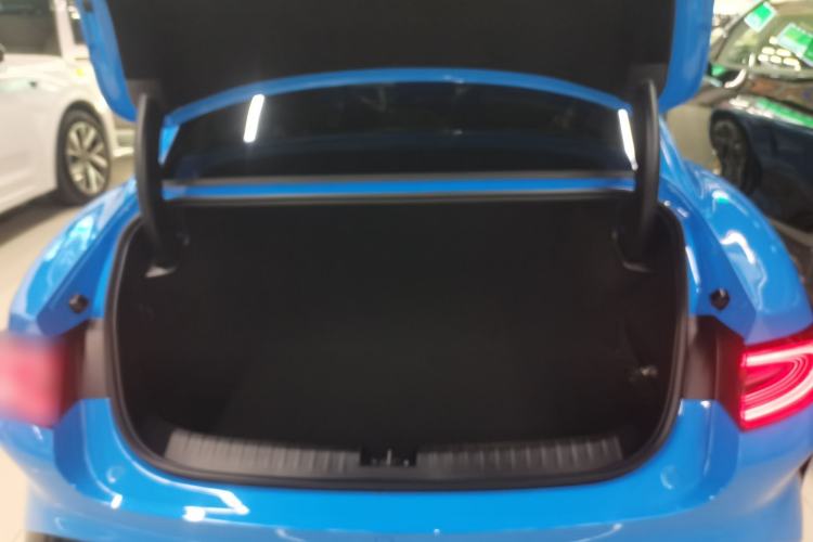 Used Xiaomi Auto SU7 2026 Model Standard Edition Trunk