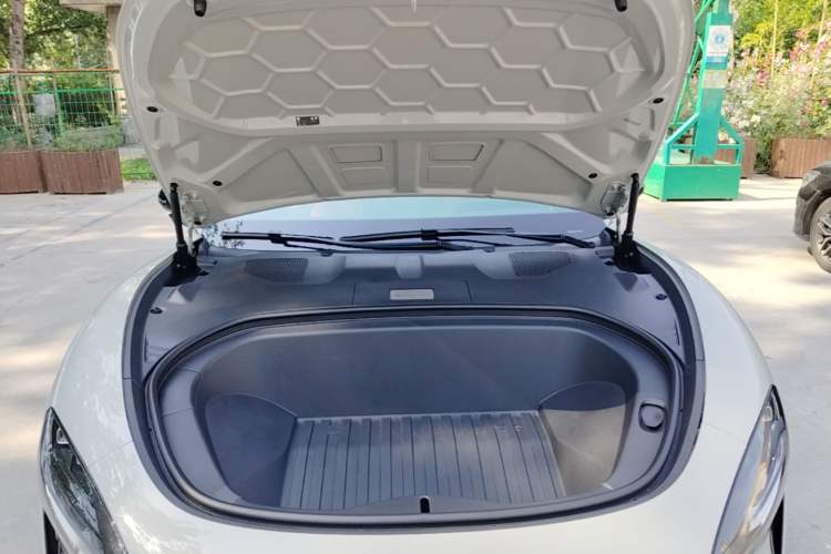 Used Xiaomi Auto SU7 2026 Model Pro Engine Bay