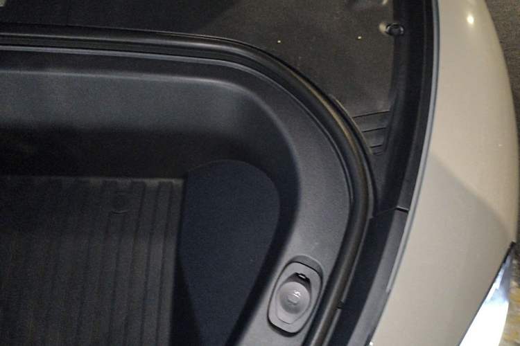 Used Xiaomi Auto SU7 2026 Model Max Engine Bay Left