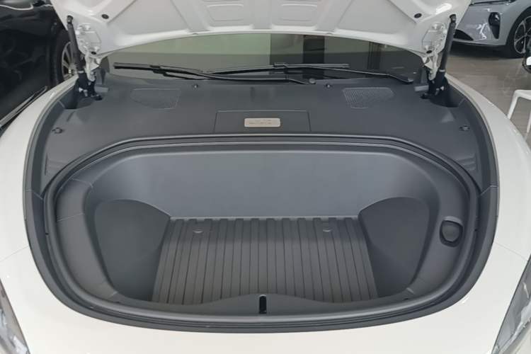 Used Xiaomi Auto SU7 2026 Model Max Engine Bay