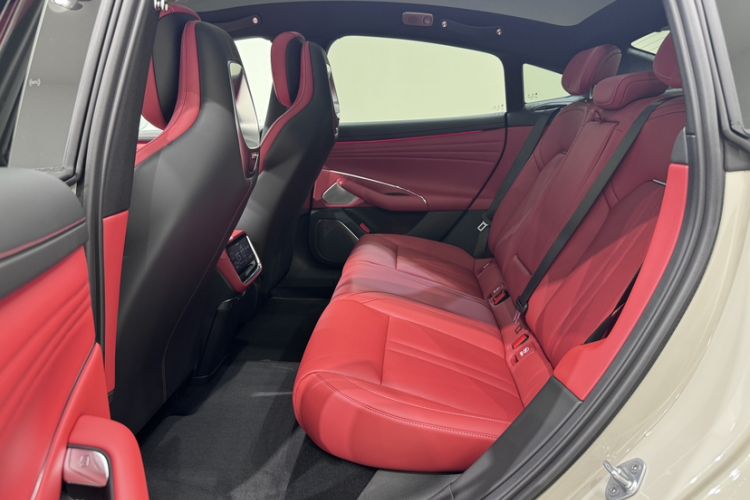 Used Xiaomi Auto SU7 2026 Model Standard Edition Interior 1