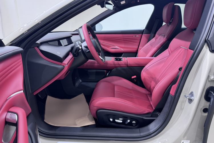 Used Xiaomi Auto SU7 2026 Model Standard Edition Interior 2