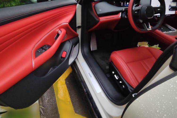 Used Xiaomi Auto SU7 2026 Model Standard Edition Interior 3