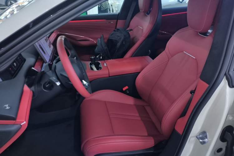 Used Xiaomi Auto SU7 2026 Model Standard Edition Left Front Seat
