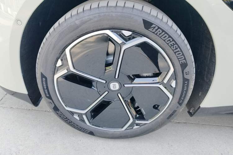 Used Xiaomi Auto SU7 2026 Model Pro Left Front Wheel Hub