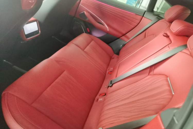 Used Xiaomi Auto SU7 2026 Model Max Left Rear Seat