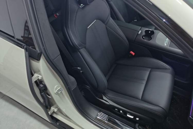 Used Xiaomi Auto SU7 2026 Model Pro Right Front Seat
