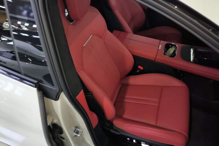 Used Xiaomi Auto SU7 2026 Model Standard Edition Right Front Seat