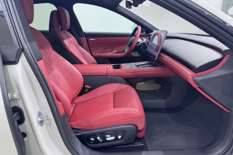 Used Xiaomi Auto SU7 2026 Model Standard Edition Right Front Seat