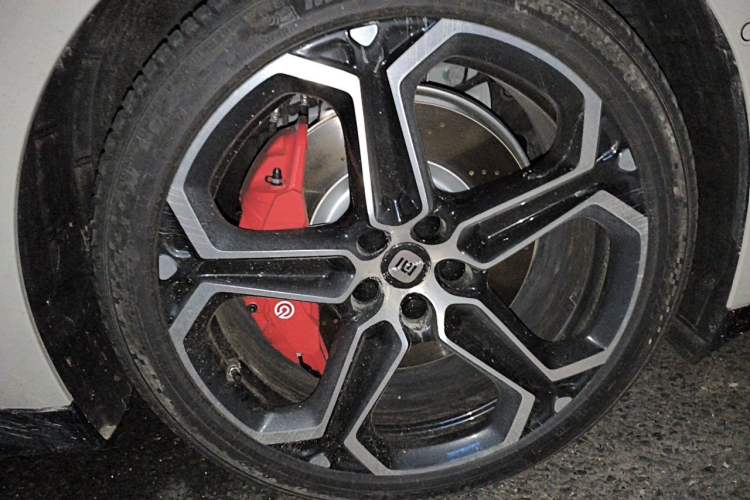 Used Xiaomi Auto SU7 2026 Model Max Right Front Wheel Hub