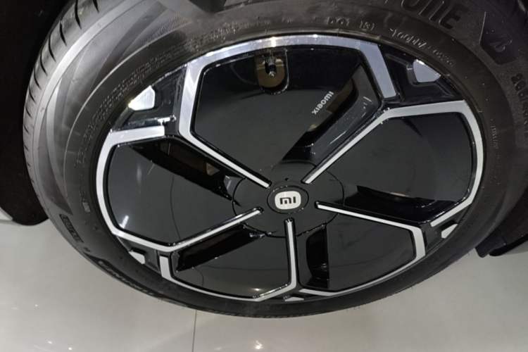 Used Xiaomi Auto SU7 2026 Model Standard Edition Right Rear Wheel Hub