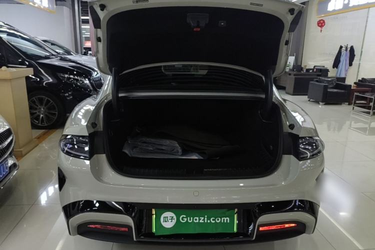Used Xiaomi Auto SU7 2026 Model Standard Edition Trunk