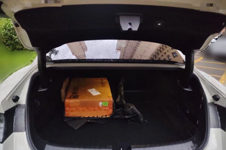 Used Xiaomi Auto SU7 2026 Model Standard Edition Trunk