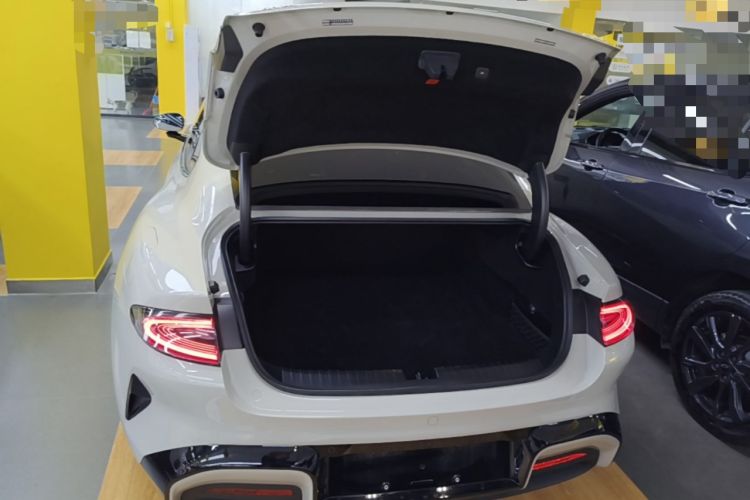 Used Xiaomi Auto SU7 2026 Model Standard Edition Trunk