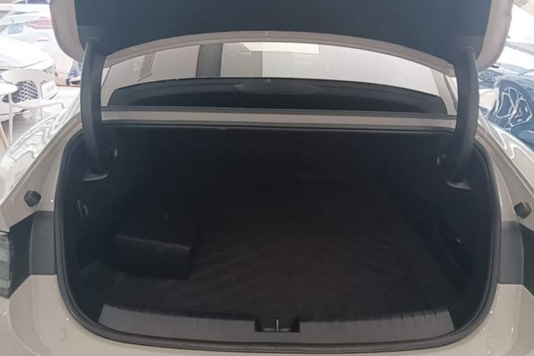 Used Xiaomi Auto SU7 2026 Model Max Trunk