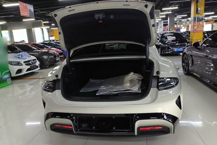Used Xiaomi Auto SU7 2026 Model Standard Edition Trunk