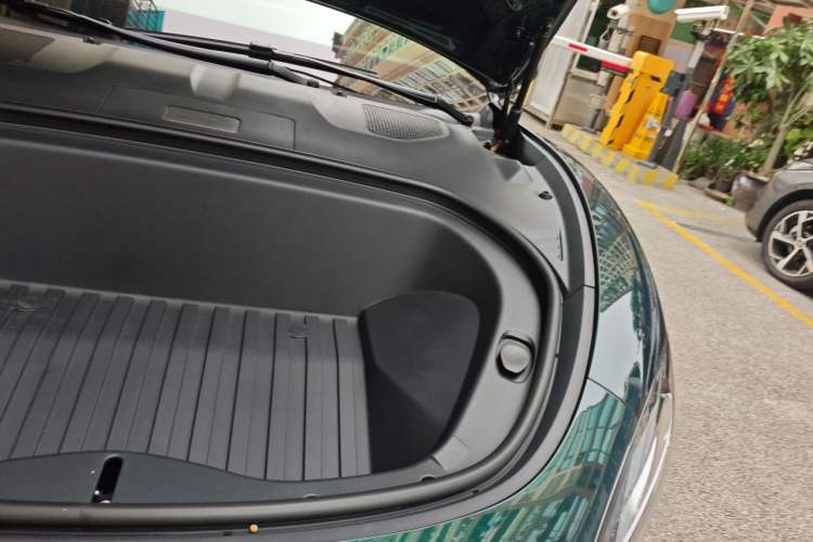 Used Xiaomi Auto SU7 2026 Model Pro Engine Bay Left