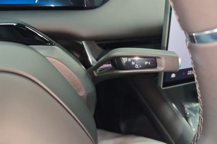 Used Xiaomi Auto SU7 2026 Model Standard Edition Gear Lever