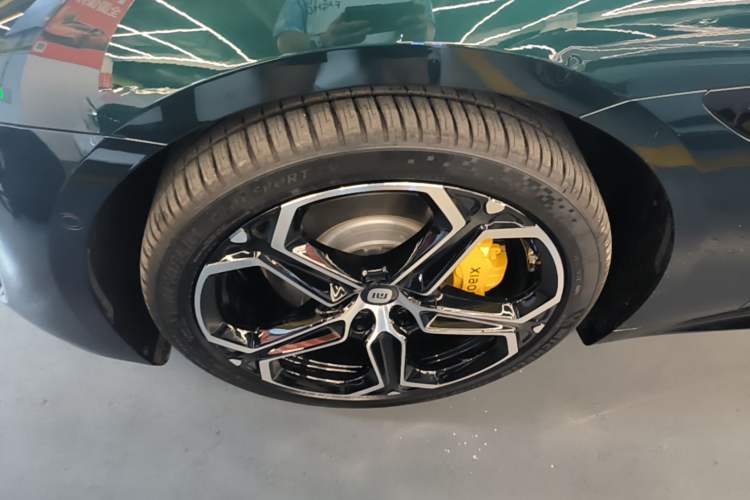 Used Xiaomi Auto SU7 2026 Model Standard Edition Left Front Wheel Hub