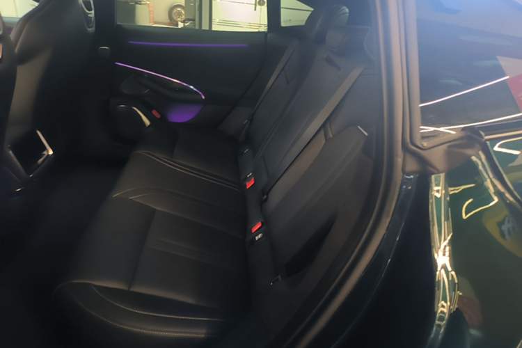Used Xiaomi Auto SU7 2026 Model Standard Edition Left Rear Seat